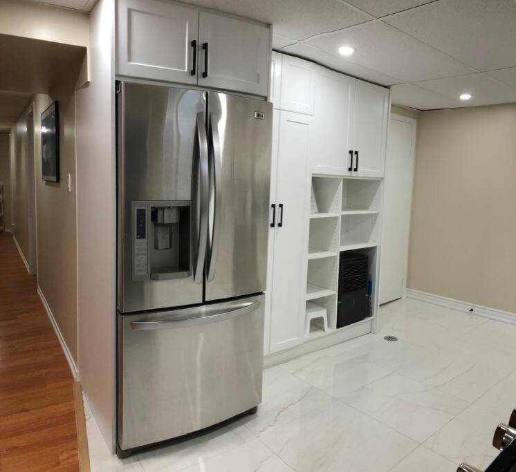 Basement Apartment In Richmond Hill Buitenkant foto